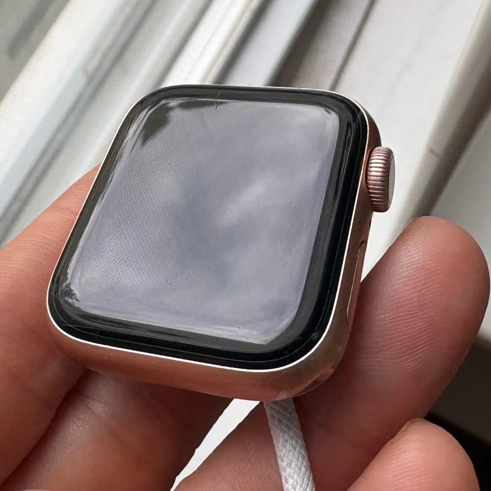 Apple Watch Series 5 40mm GPS - Picture 7 of 15